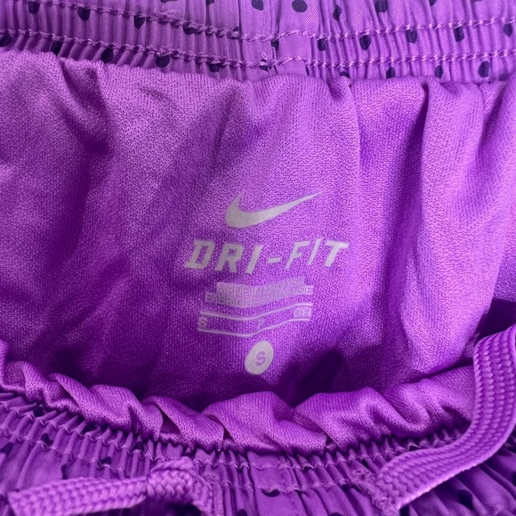 Nike Shorts - Picture 6 of 7